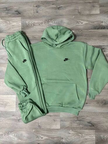 Trenerke: Muški deblji komplet trenerke S,M,L,XL,XXL veličine za 4500 din
pb — 3