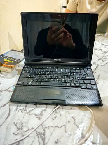 komputer ekran şəkilləri: İşlənmiş Toshiba, 11.6 ", Intel Atom, 128 GB, Ünvandan götürmə