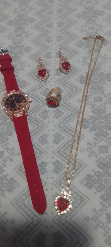 yettel satic: Set: Necklace, Material: Cubic zirconia