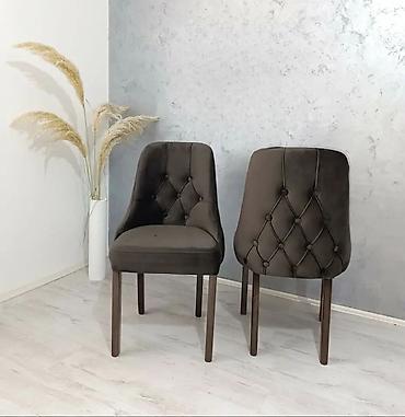 Stolice: Tapacirane barske stolice – elegantan dizajn sa dugmićima kom 69€ - — 18