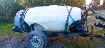 Çiləyicilər: Traktorla qoşulan bağ bağlayan (hava ilə üfürməli) çiləyici - — 1