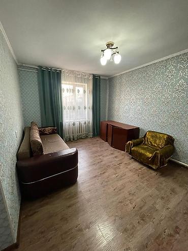 Продажа коттеджей и домов: 🏡 Продаётся дом в ж/м Ак-Бата 📍 До главной дороги — 400 м (асфальт) — 5