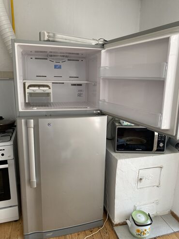 холодильниу: Холодильник Hitachi, Б/у, Двухкамерный