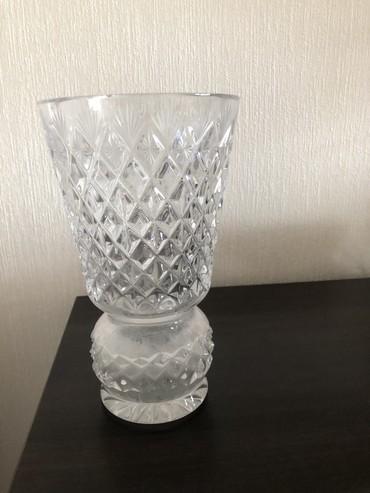 ваза напольная стеклянная высокая без узора: Ваза. Хрусталь. Чехия. Очень дешево