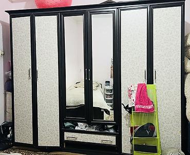 standing mirror: Спальный гарнитур с зеркалом и большим количеством хранения продаю всё — 1