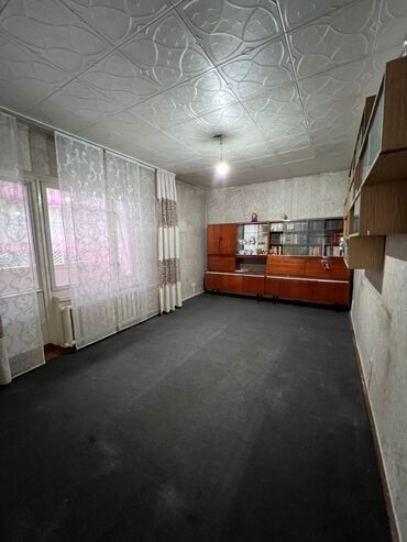 1 комнатная квартира вефа: 2 комнаты, 50 м², 105 серия, 1 этаж, Старый ремонт