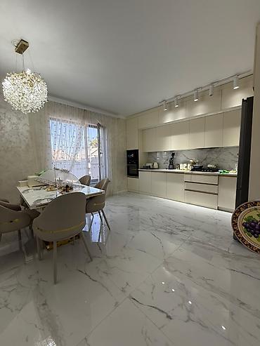 4 комнаты, 130 м², 5 соток, Новопокровка, Риэлтор