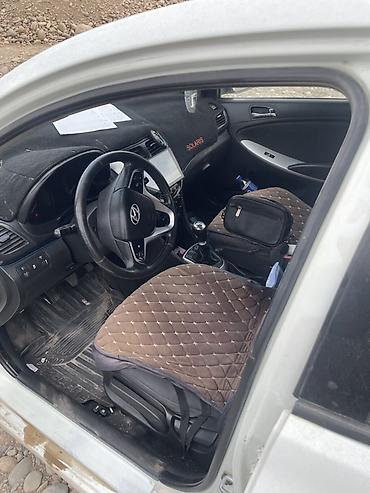 Транспорт: Hyundai Solaris: 2011 г., Механика, Бензин, Седан — 2