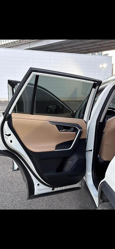 Toyota: Toyota RAV4: 2022 г., 2.5 л, Гибрид, Кроссовер — 10