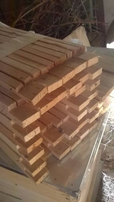 Ostala baštenska oprema: Drvena košnica, pogodna za uzgoj pčela. Izrađena je od prirodnog — 5