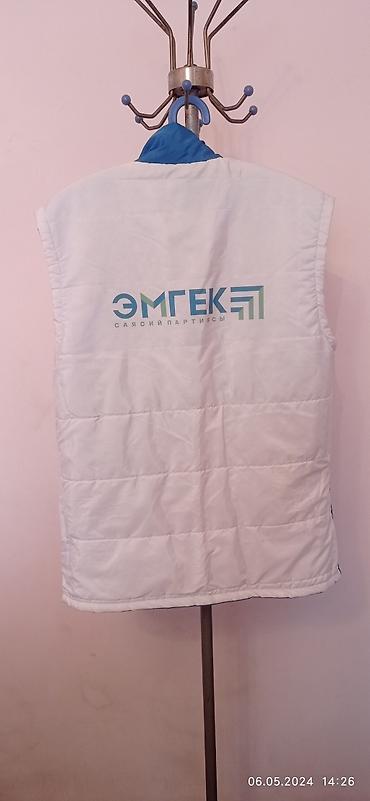 Другая женская одежда: НОВЫЕ 2 безрукавки, 46-48-50р., и 52р., 2-сторонние, ЦЕЛЫЕ, ЧИСТЫЕ — 3