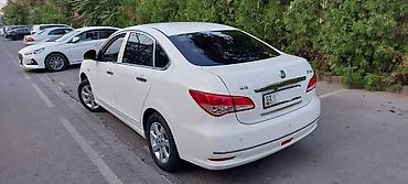 Другие автомобили: Белый седан Донг Фенг Е 11 К предназначенный для комфортного — 2