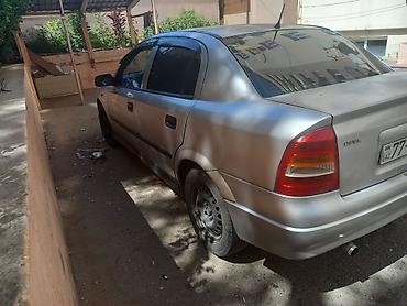 Opel: Opel Astra: 1.6 l | 1999 il 404000 km Sedan — 5