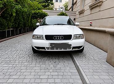 Audi A4: 1.8 l | 1998 il Sedan