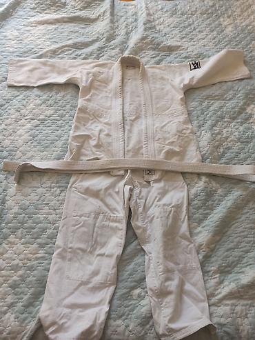 judo forma: Ağ rəngli döyüş növləri üçün kimono dəsti (gi): - Üst geyim (caket) — 1
