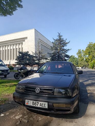 машина венто: Volkswagen Vento: 1995 г., 1.8 л, Механика, Бензин, Седан