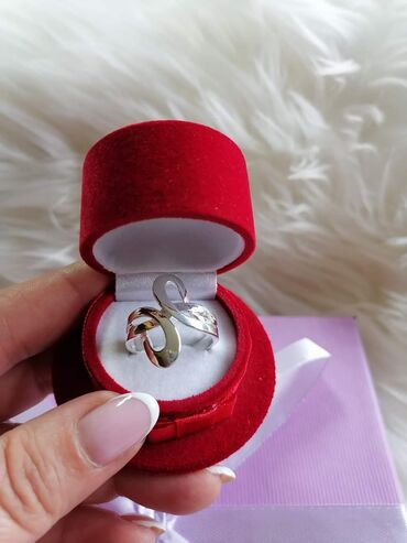 Prstenje: Cena 1200din — 17