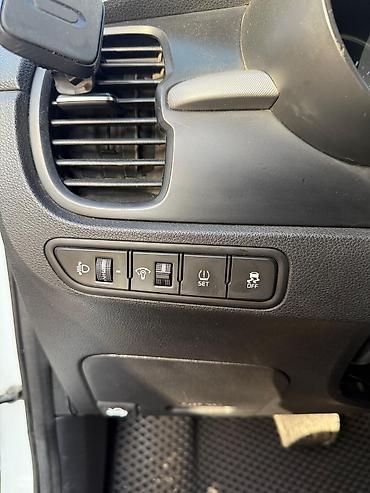 Kia: Kia Rio: 2019 г., 1.4 л, Автомат, Бензин, Седан — 14