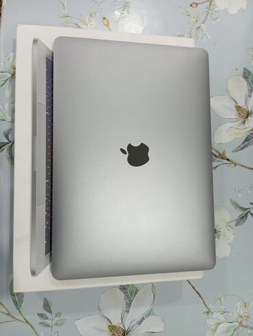 макбук эир м3: Ноутбук, Apple, 8 ГБ ОЭТ, Apple M1, 13.3 ", Колдонулган, Татаал эмес тапшырмалар үчүн, эс тутум SSD