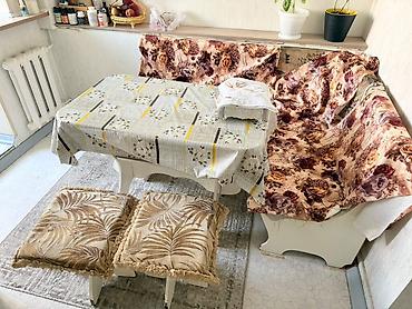 диван мягкий угловой: Кухонный уголок
Диван +стол+2 табуретки — 1