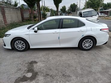 5д полики и авточехлы бишкек фото: Toyota Camry: 2021 г., 2.5 л, Автомат, Гибрид, Седан
