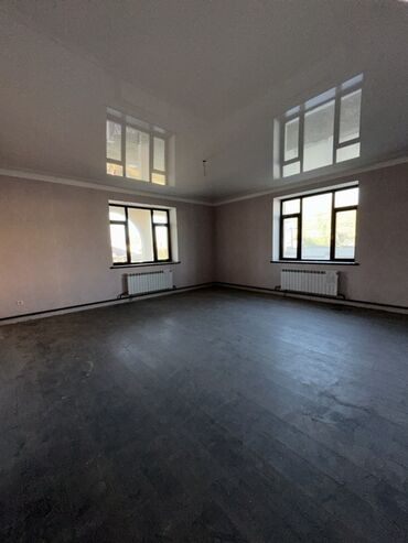 Долгосрочная аренда домов: 420 м², 7 комнат, Балкон застеклен, Забор, огорожен, Парковка — 9