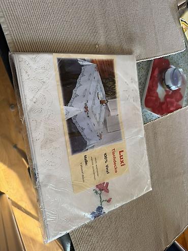 gilan tekstil: Luxi brendi masa örtüyü - Material: 100% vinil (asand təmizlənir — 1