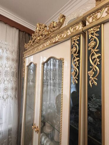 Qonaq otağı dəstləri: Komod