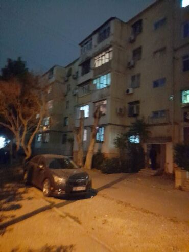 Köhnə tikili: Bakı, 8-ci kilometr, 2 otaqlı, Köhnə tikili, 55 kv. m