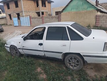 шипованные шины: Daewoo Nexia: 1994 г., 1.5 л, Механика, Бензин, Седан