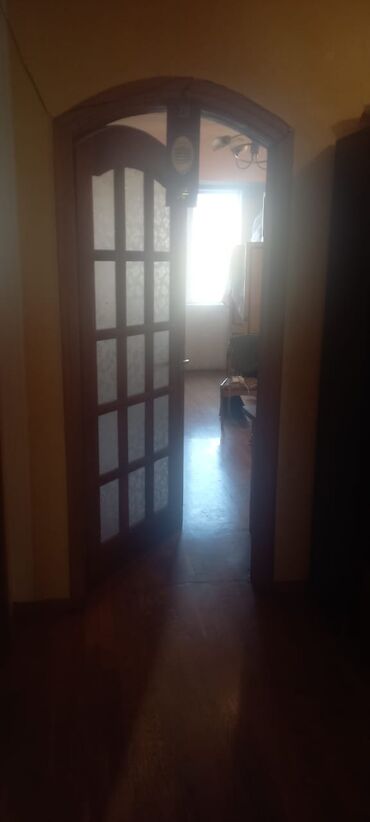 Köhnə tikili: Bakı, Yeni Yasamal, 3 otaqlı, Köhnə tikili, m. İnşaatçılar, 90 kv. m -da lalafo.az — 9 Köhnə tikili: Bakı, Yeni Yasamal, 3 otaqlı, Köhnə tikili, m. İnşaatçılar, 90 kv. m — 9