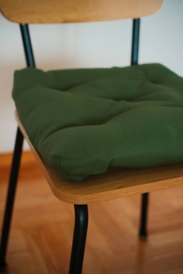 Stolovi: Cena seta: 9.995 RSD (moguća kupovina i odvojeno) Topao, skandinavski — 8