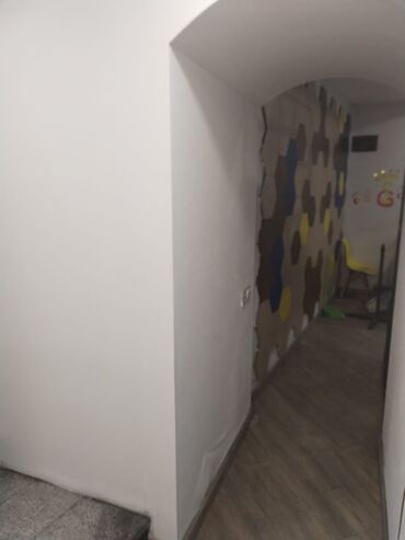 Digər kommersiya daşınmaz əmlakı: Kirayə obyekt – böyük sahəli məkan Xüsusiyyətlər: - Planlaşdırma — 2