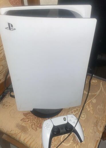 playstation evde: Playstation 5 ideal vəziyyətdə. Reala endirim olunacaq