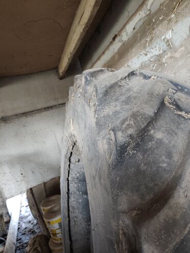 продаю связи с переездом: Продаю колесо от трактора МТЗ 18.4R34