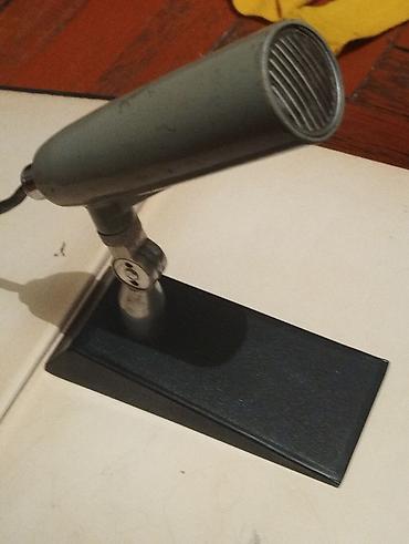 mikrofon: Stolüstü mikrofon. Metall korpuslu, klassik silindrik formalı — 1