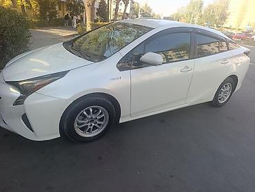 тает: Toyota Prius: 2018 г., 1.8 л, Автомат, Гибрид, Хэтчбэк — 8