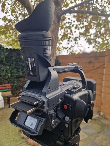 Videokameralar: Panasonic P2 DVCPRO HD peşəkar video kamera + Manfrotto 503HDV tripod — 7