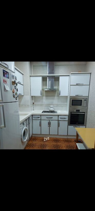 Mətbəx mebeli: *MƏTBƏX mebeli :-TƏCİLİ SATILIR*‼️ QİYMƏT:-250₼ ÖLÇÜ:-2*2.5 ÜZƏRİNDƏ