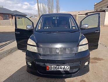 5: Toyota Voxy: 2004 г., 2 л, Автомат, Бензин, Минивэн — 1