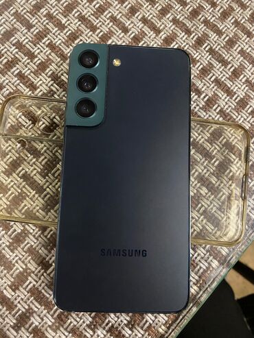 Фото и видеокамеры: Samsung Galaxy S22, 256 ГБ, цвет - Зеленый, Отпечаток пальца