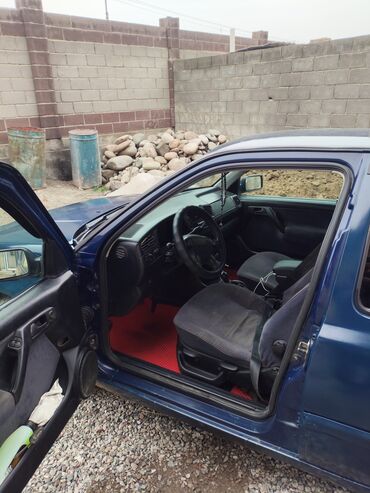 Volkswagen: Volkswagen Vento: 1996 г., 1.8 л, Механика, Бензин, Седан — 14