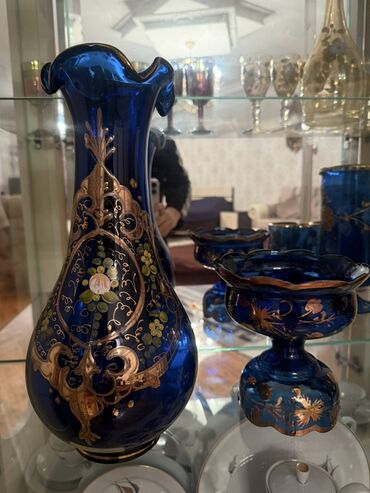 Digər dəstlər və servizlər: Dekorativ qab-qacaq dəsti - Kobalt mavi rəngli 2 ədəd şüşə vaza: oval — 7