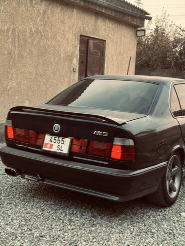 фитке чехол: BMW M5: 1990 г., 2.5 л, Механика, Седан