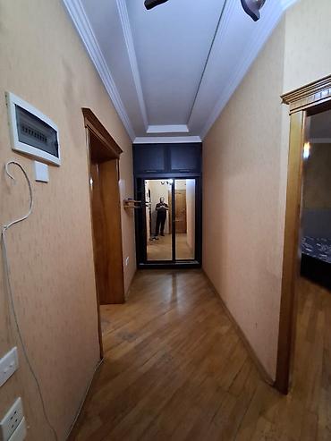 kira evler: Merkezde. Elmler metrosunun duz cixisinda,Huseyn Cavid praspektinde — 4