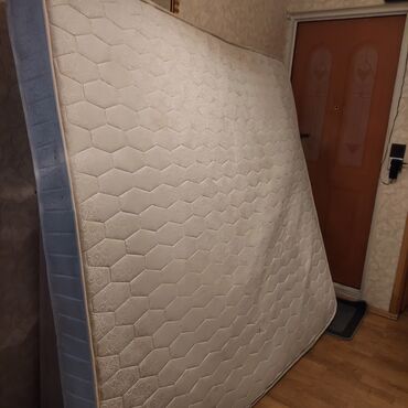 Комплекты диванов и столов: Sadə matras normal vəziyyətdə