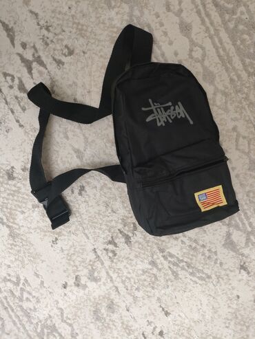 сумку носили: Stussy bag вмешаются книги можно смело носит в школу новая поэтому