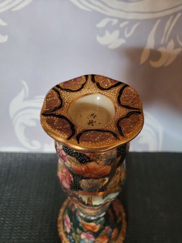 Staro posuđe i escajg: Svecnjak nov,rucno oslikan reljefni kineski porcelan iz 70-ih — 2