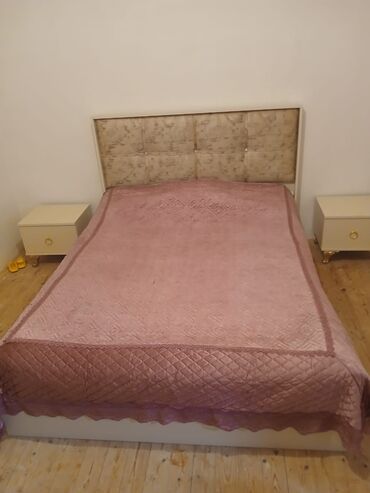 Столы и стулья: Двуспальная кровать, Турция