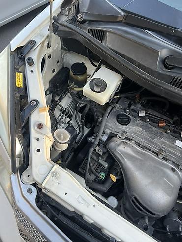 Toyota: Toyota Voxy: 2006 г., 2 л, Автомат, Бензин, Минивэн — 4